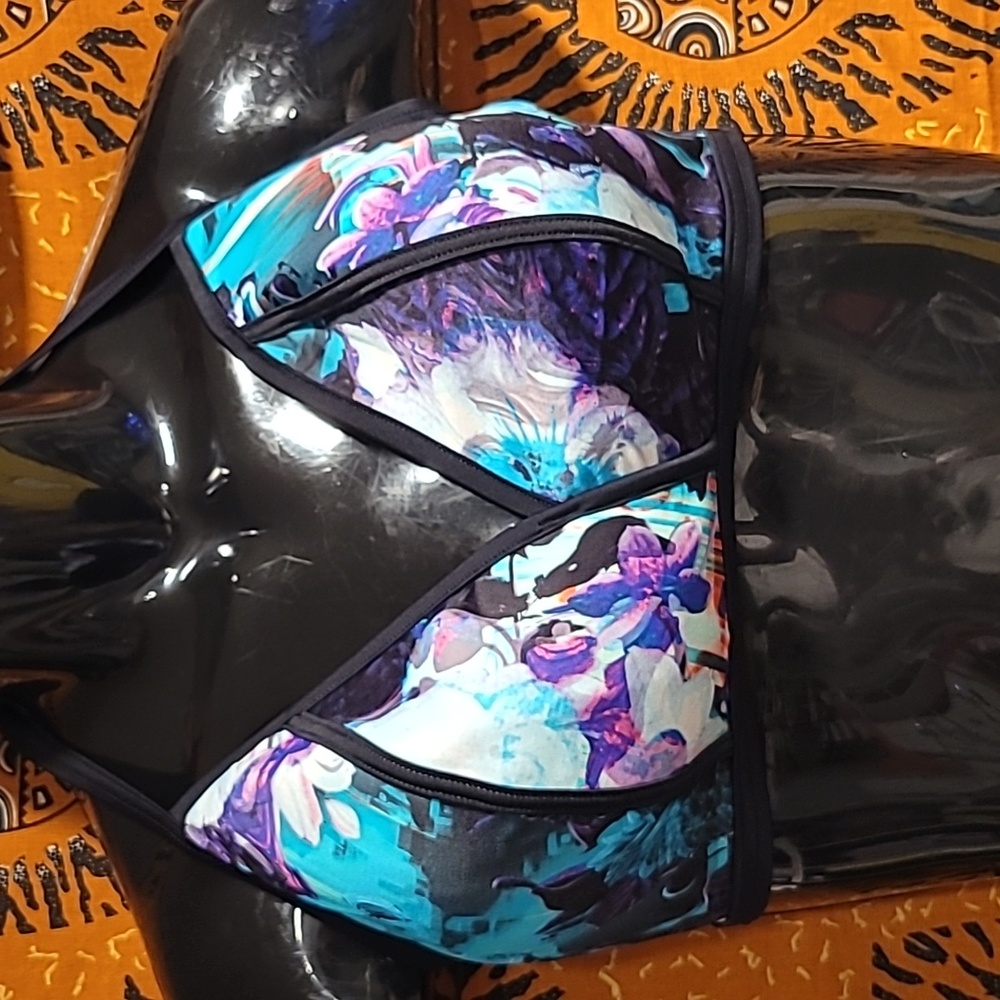 Floral Bikini Set - Picture 4 of 8